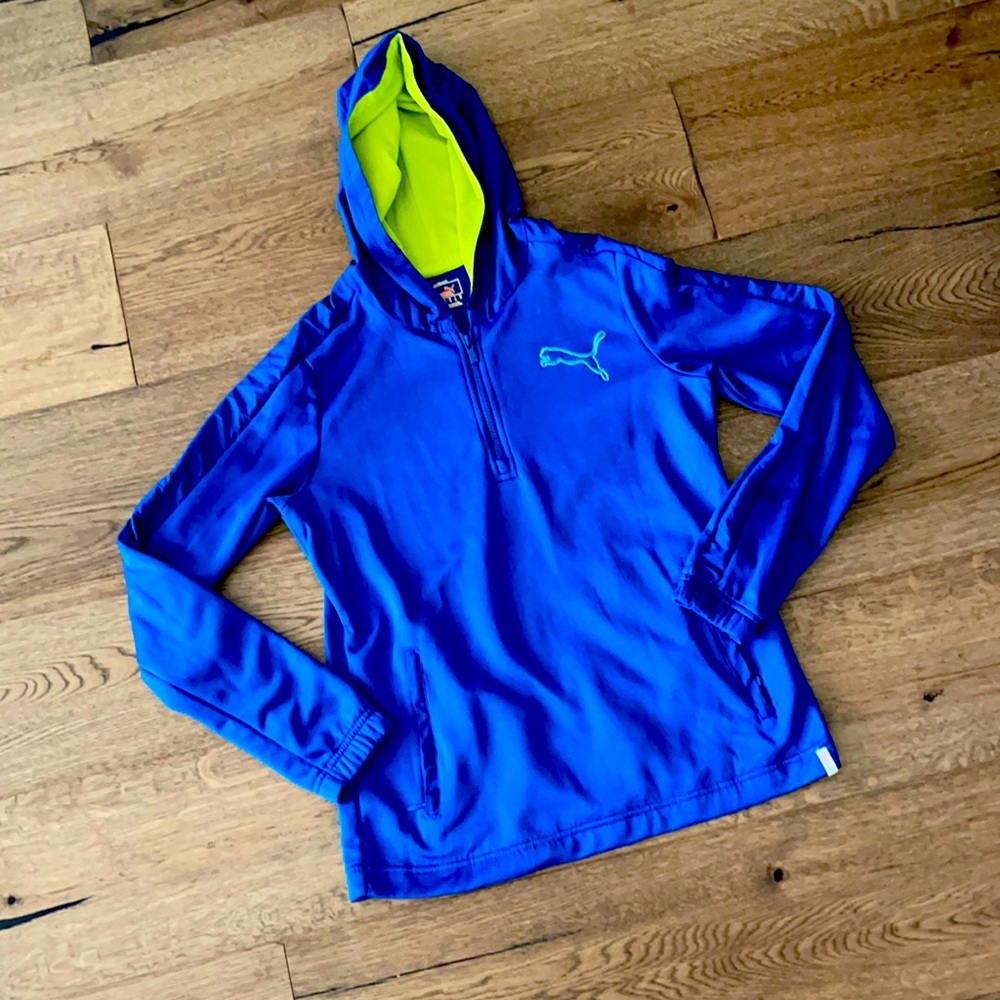 Puma pull over light weight jacket.